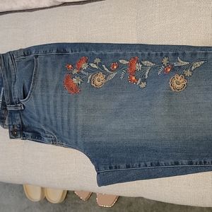 Style and Co size 10 cropped jean